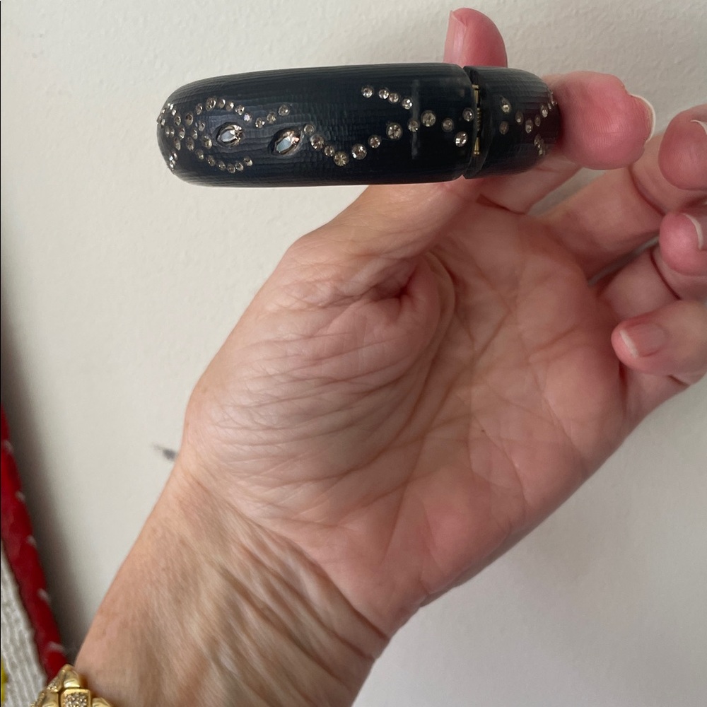 🌟🌟HOST PICK🌟🌟”Alexis Bittar” Exquisite Lucite And Crystal Bracelet - Picture 4 of 6